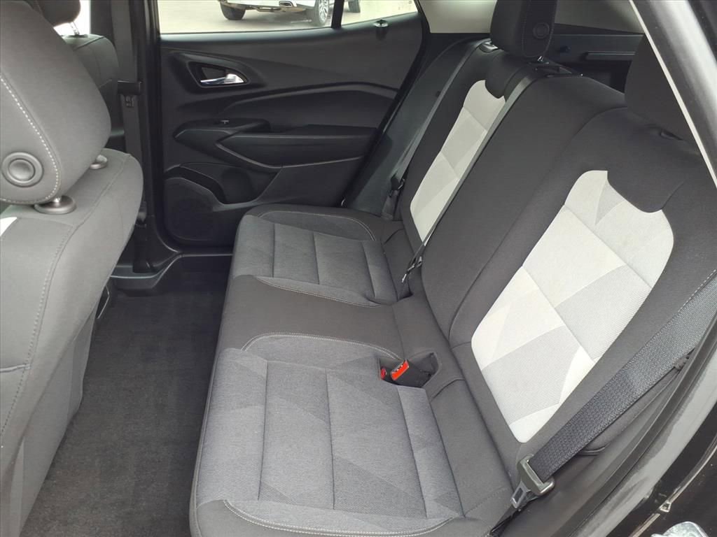 Used 2024 Chevrolet Trax LS w/ LS Convenience Package FWD image 11