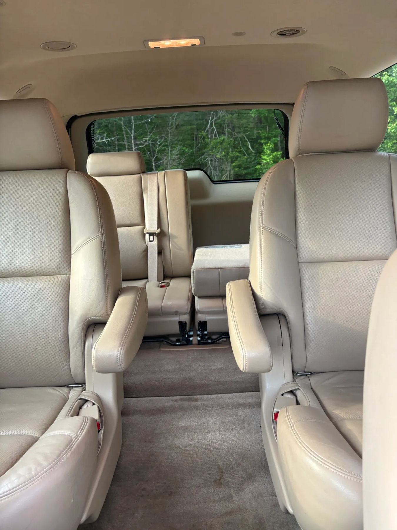 Used 2011 Cadillac Escalade Premium AWD/4WD image 47