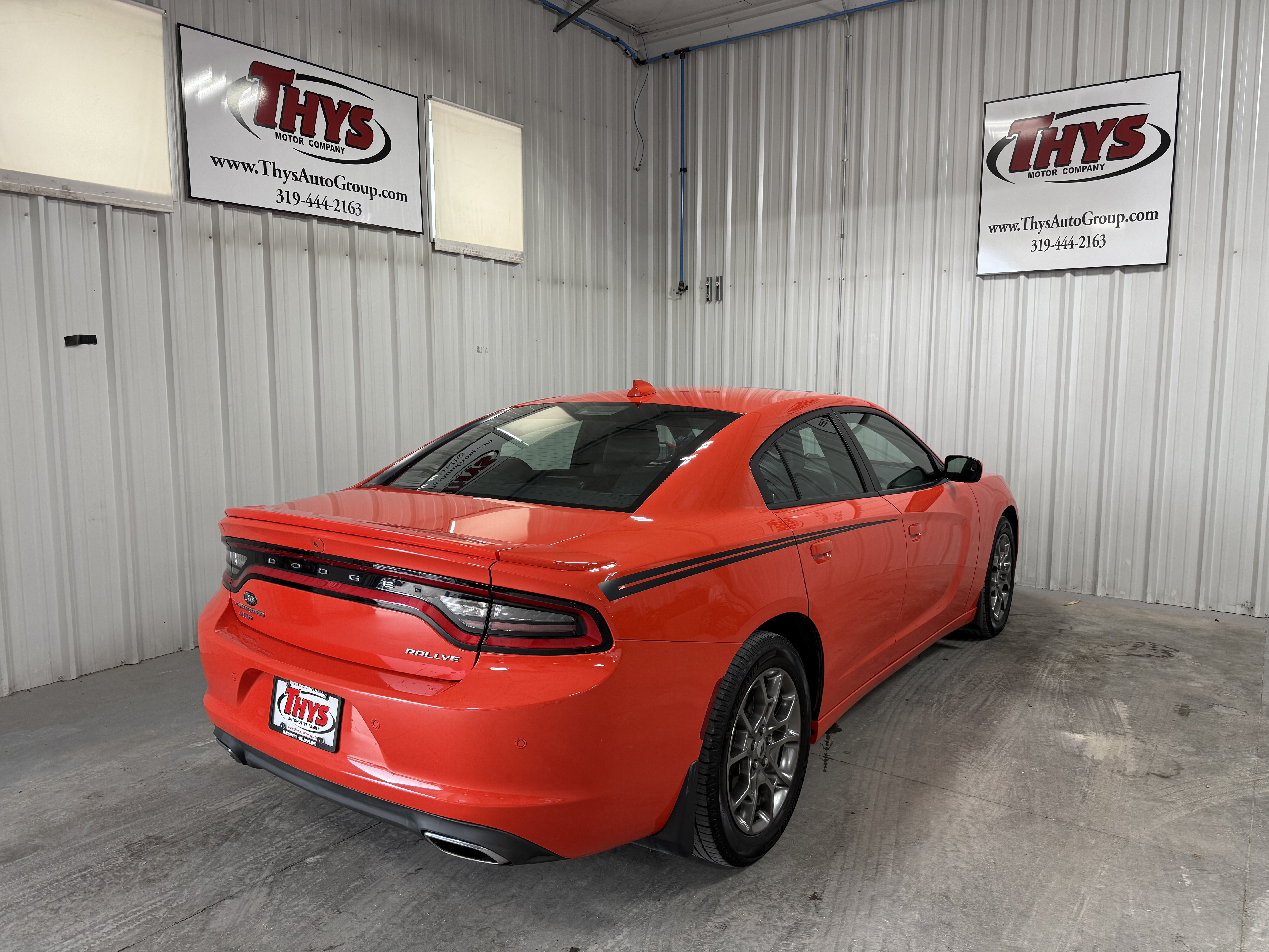 Used 2017 Dodge Charger SXT w/ AWD Plus Group image 3
