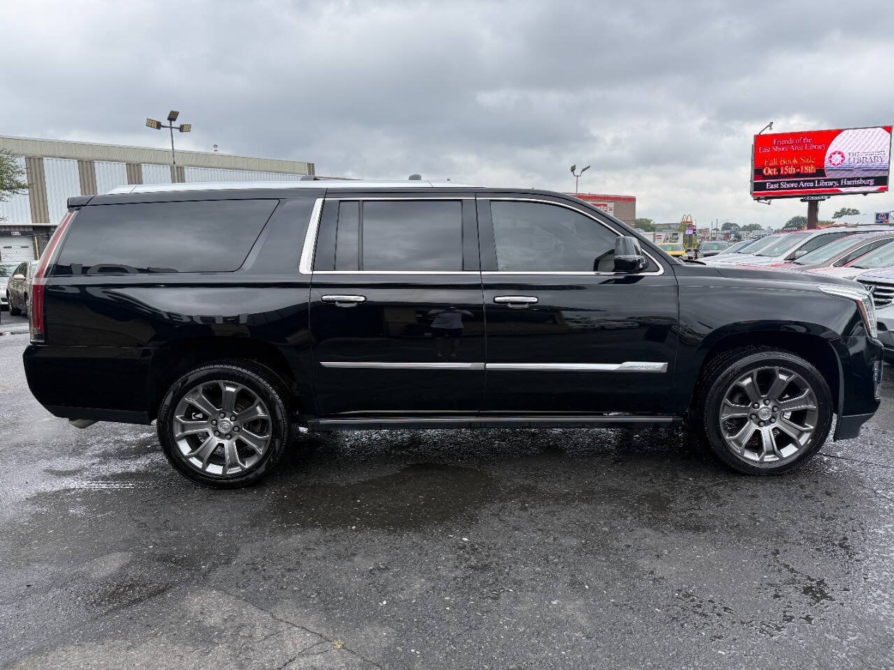 Used 2016 Cadillac Escalade ESV Platinum AWD/4WD image 4