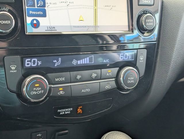 Used 2014 Nissan Rogue SV w/ SV Premium Package image 22