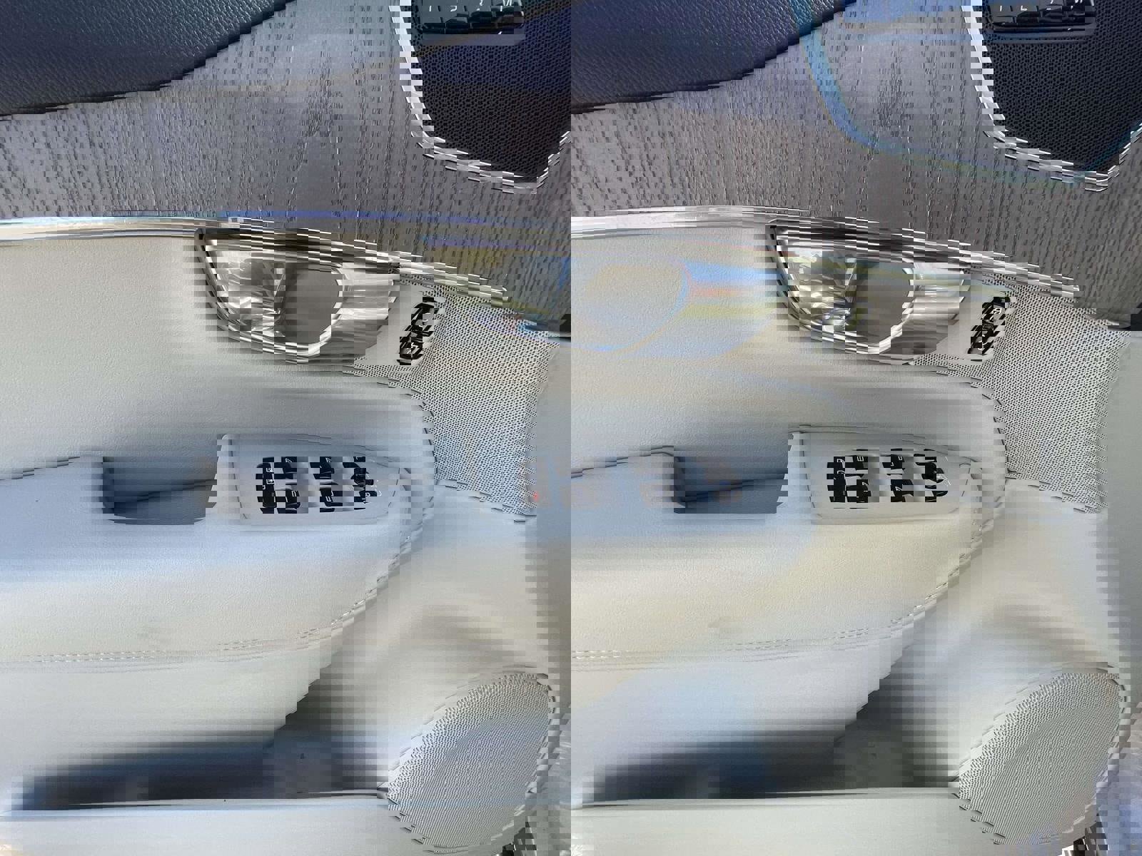 Used 2023 Volvo XC90 B6 Core w/ Protection Package Premier image 19