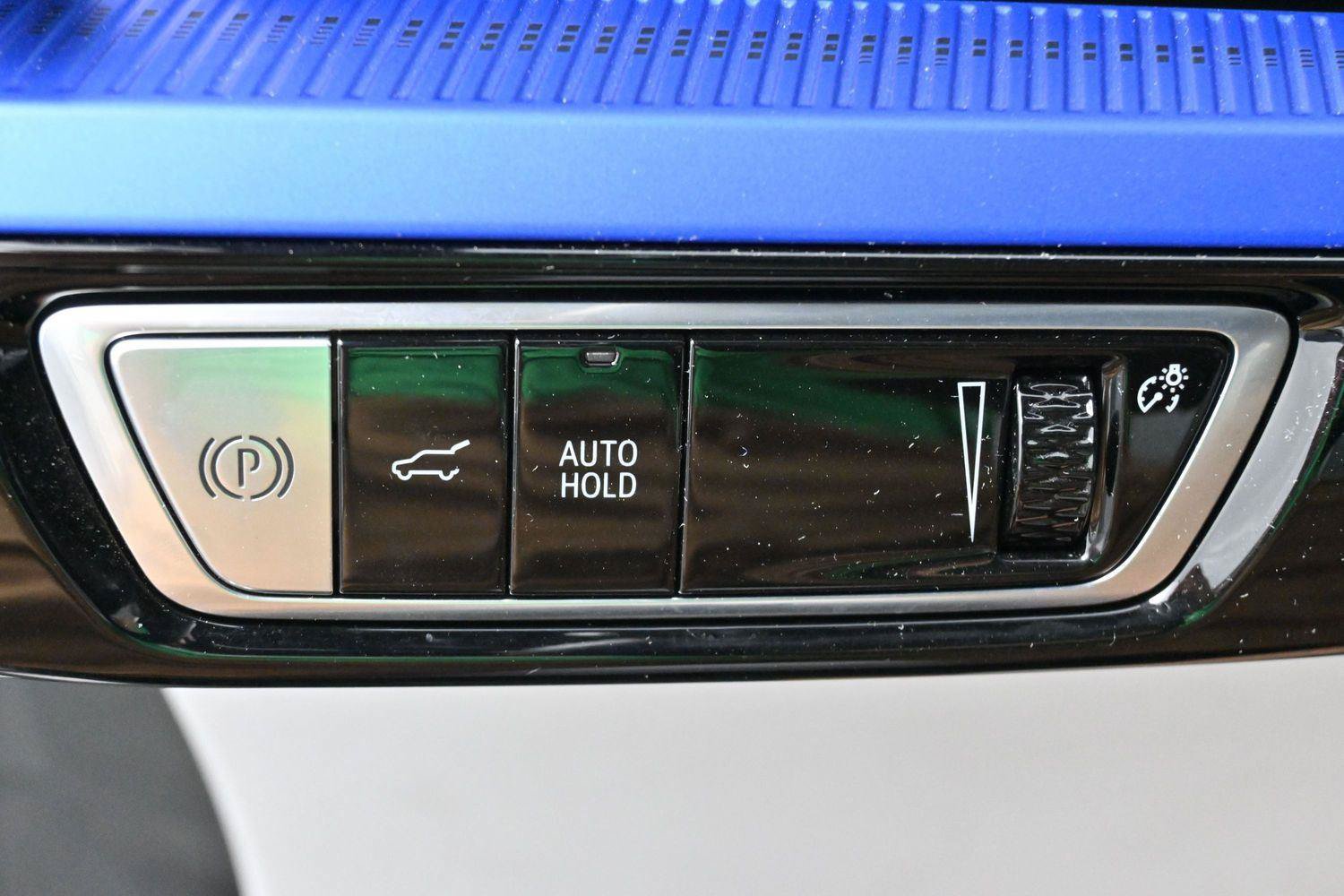 Certified 2025 Cadillac Optiq Sport 1 AWD/4WD image 21