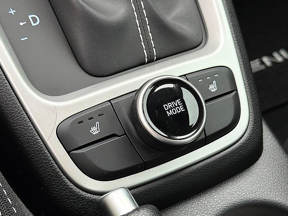 New 2026 Hyundai Venue SEL FWD image 14