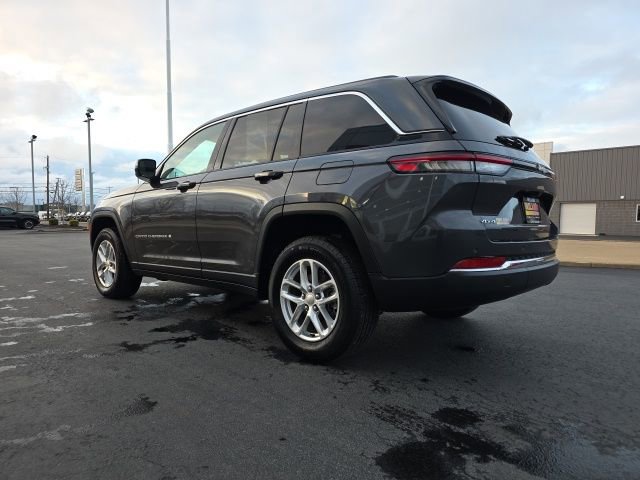 Used 2025 Jeep Grand Cherokee Laredo X AWD/4WD image 5