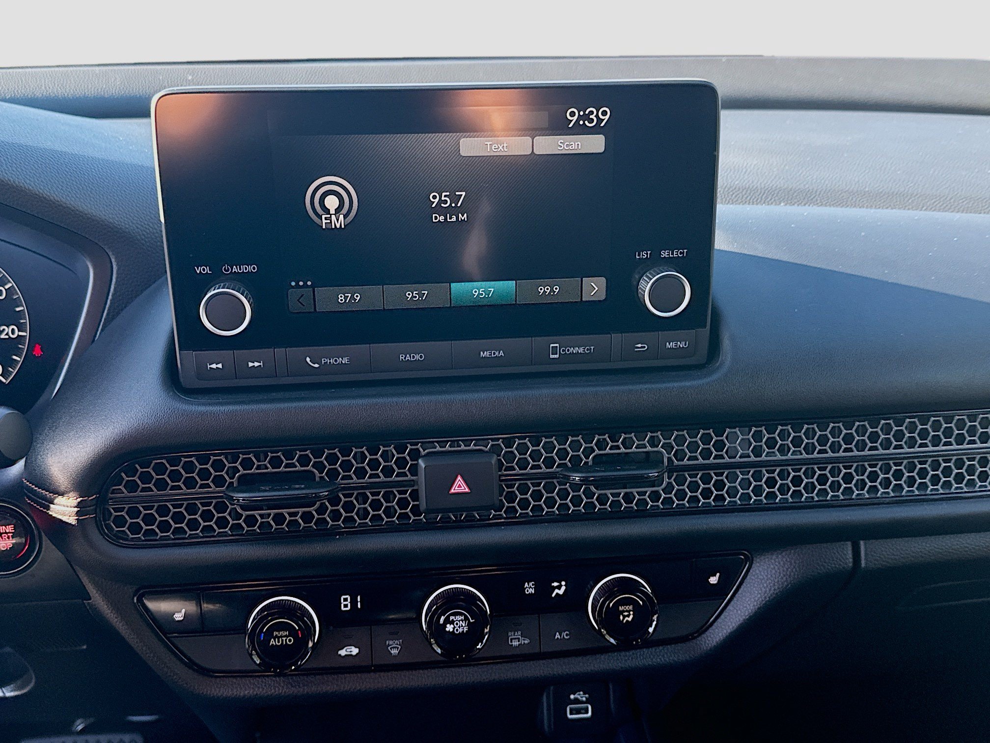 Certified 2023 Honda HR-V Sport image 12