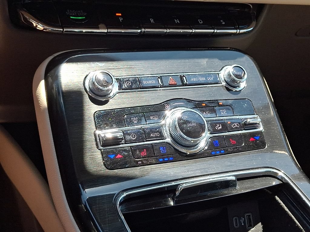 Used 2022 Lincoln Nautilus Reserve AWD/4WD image 16