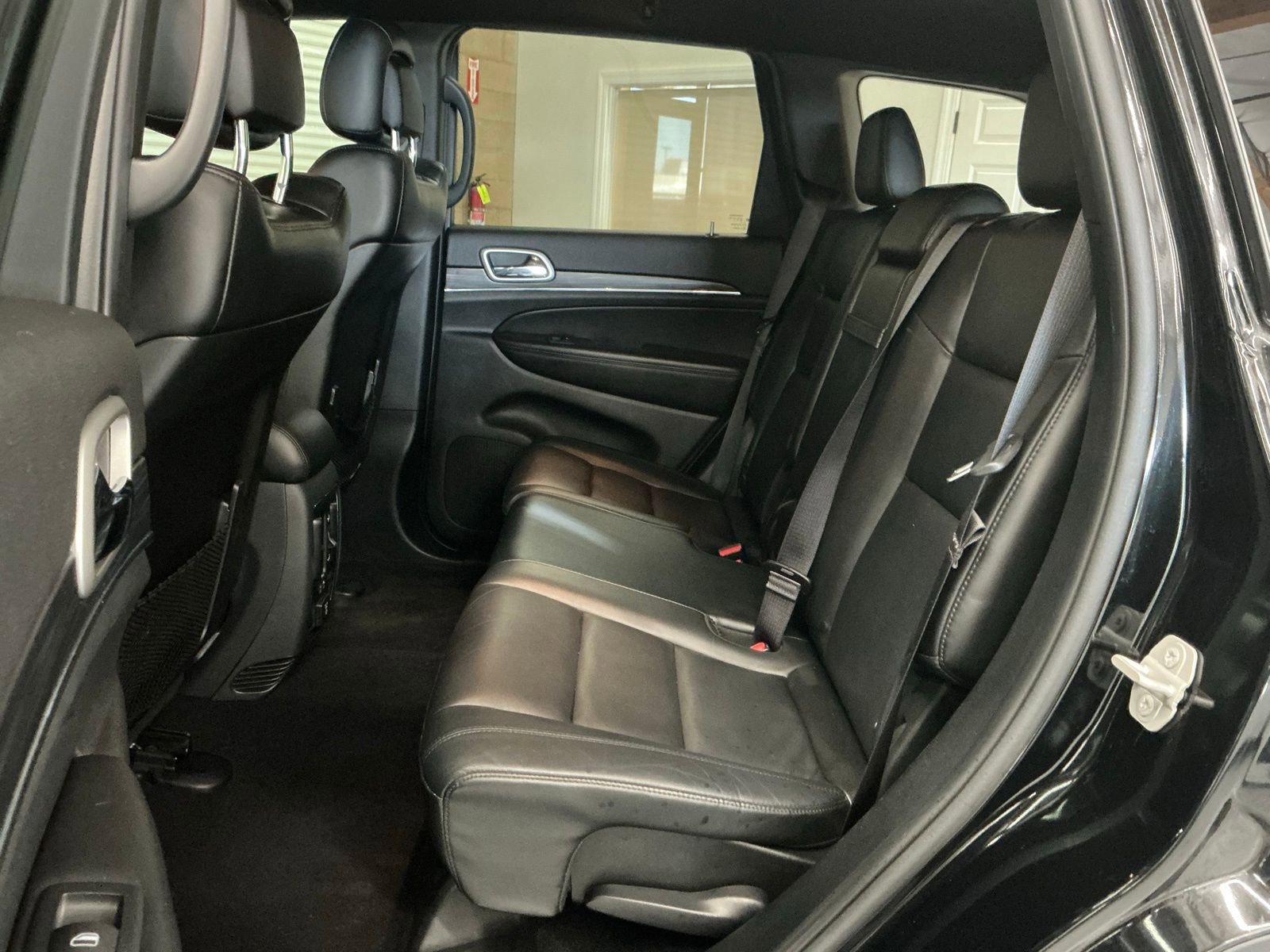 Used 2019 Jeep Grand Cherokee Limited image 16
