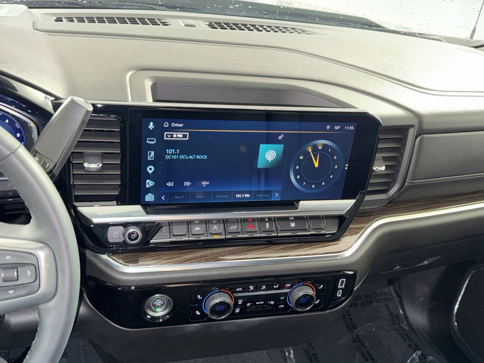 Used 2024 Chevrolet Silverado 1500 LT image 18