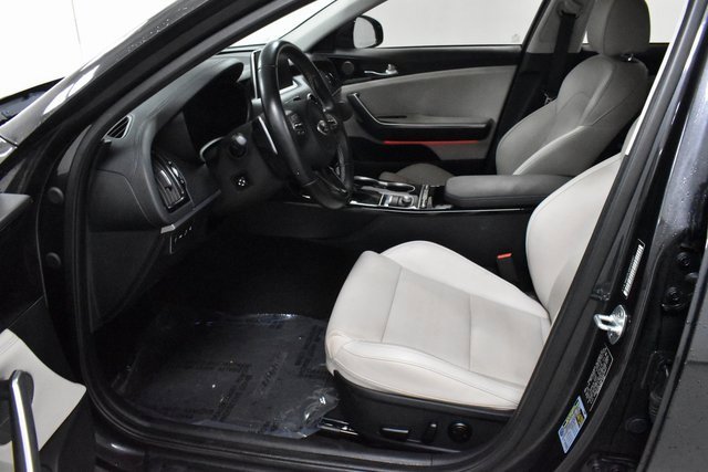 Used 2019 Kia Stinger Premium image 12
