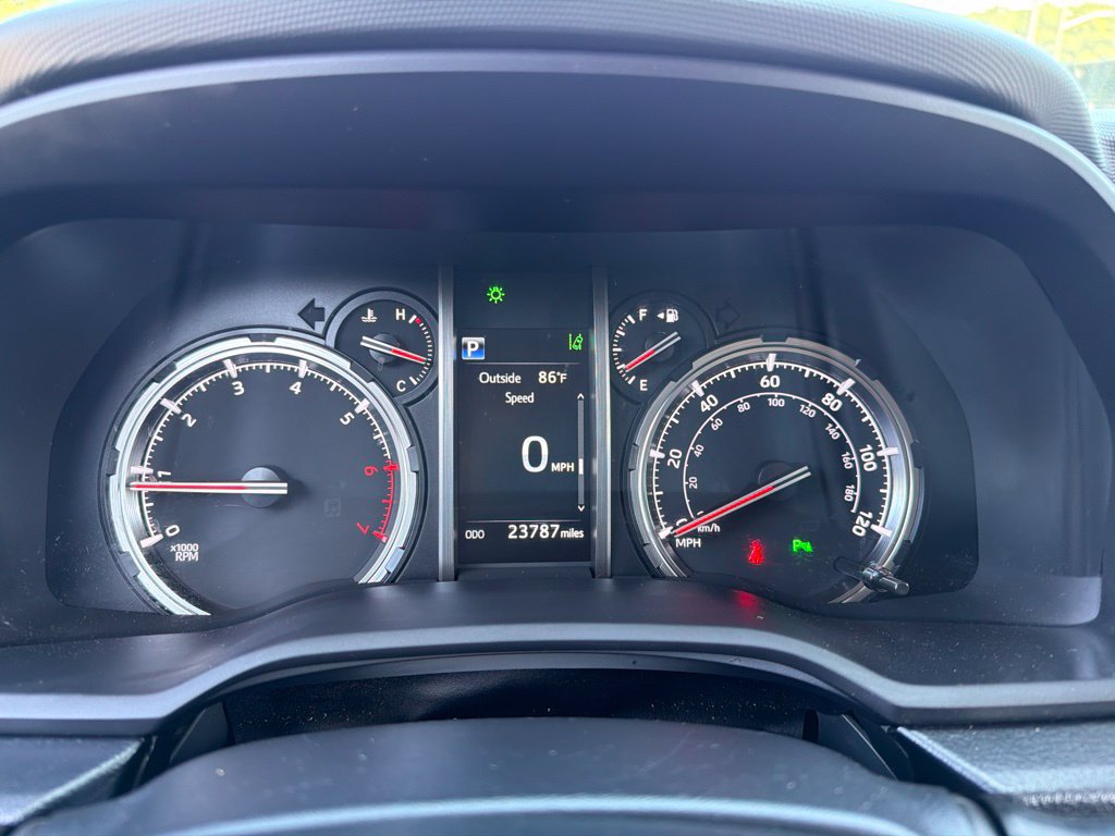 Used 2024 Toyota 4Runner Limited AWD/4WD image 9