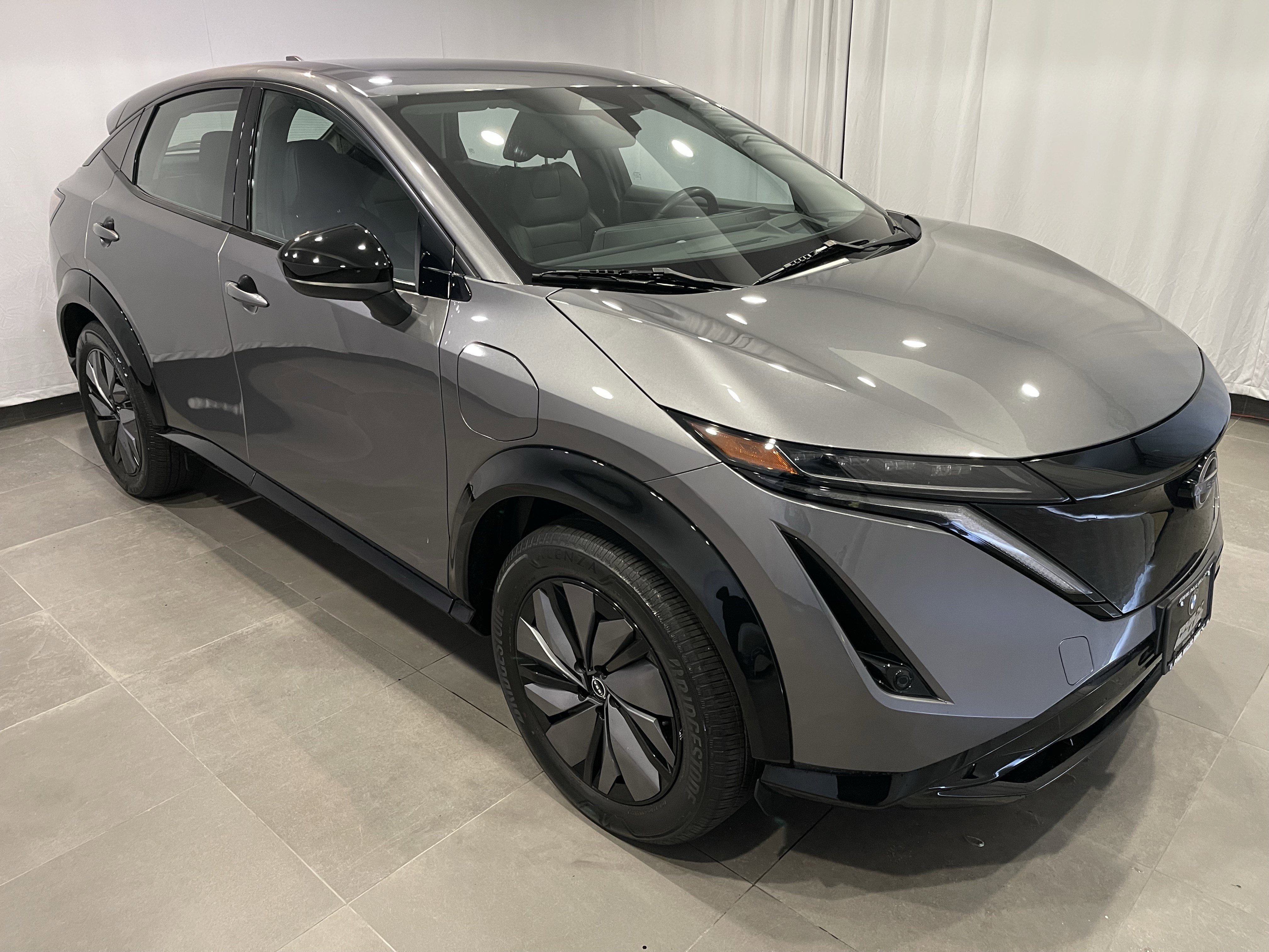 Used 2023 Nissan Ariya AWD image 3