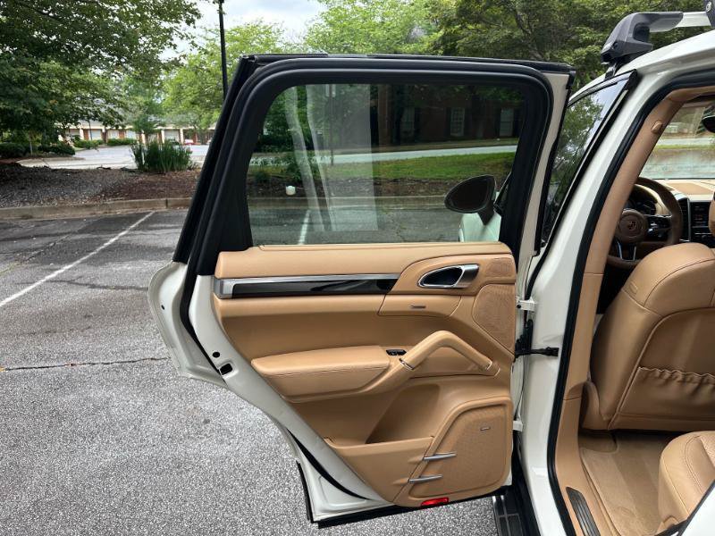 Used 2011 Porsche Cayenne S AWD/4WD image 17