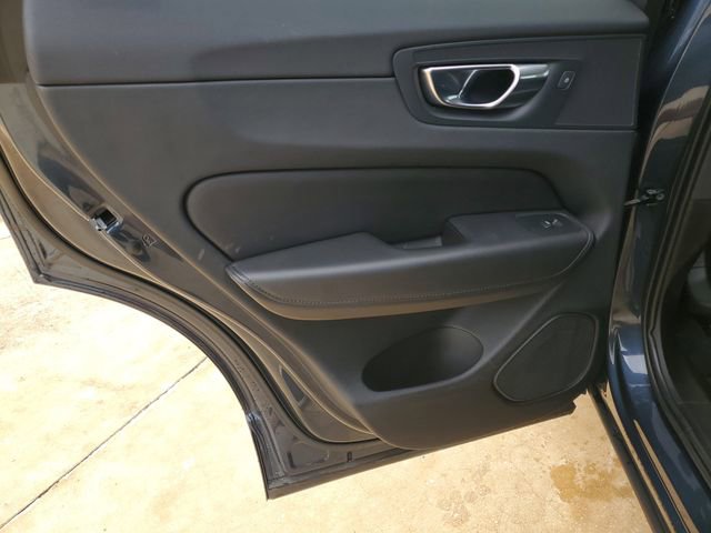 Used 2023 Volvo XC60 T8 Plus image 29