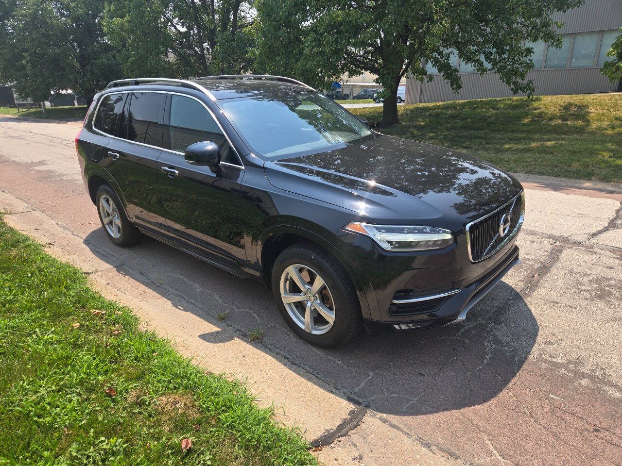 Used 2018 Volvo XC90 T5 Momentum AWD/4WD image 4