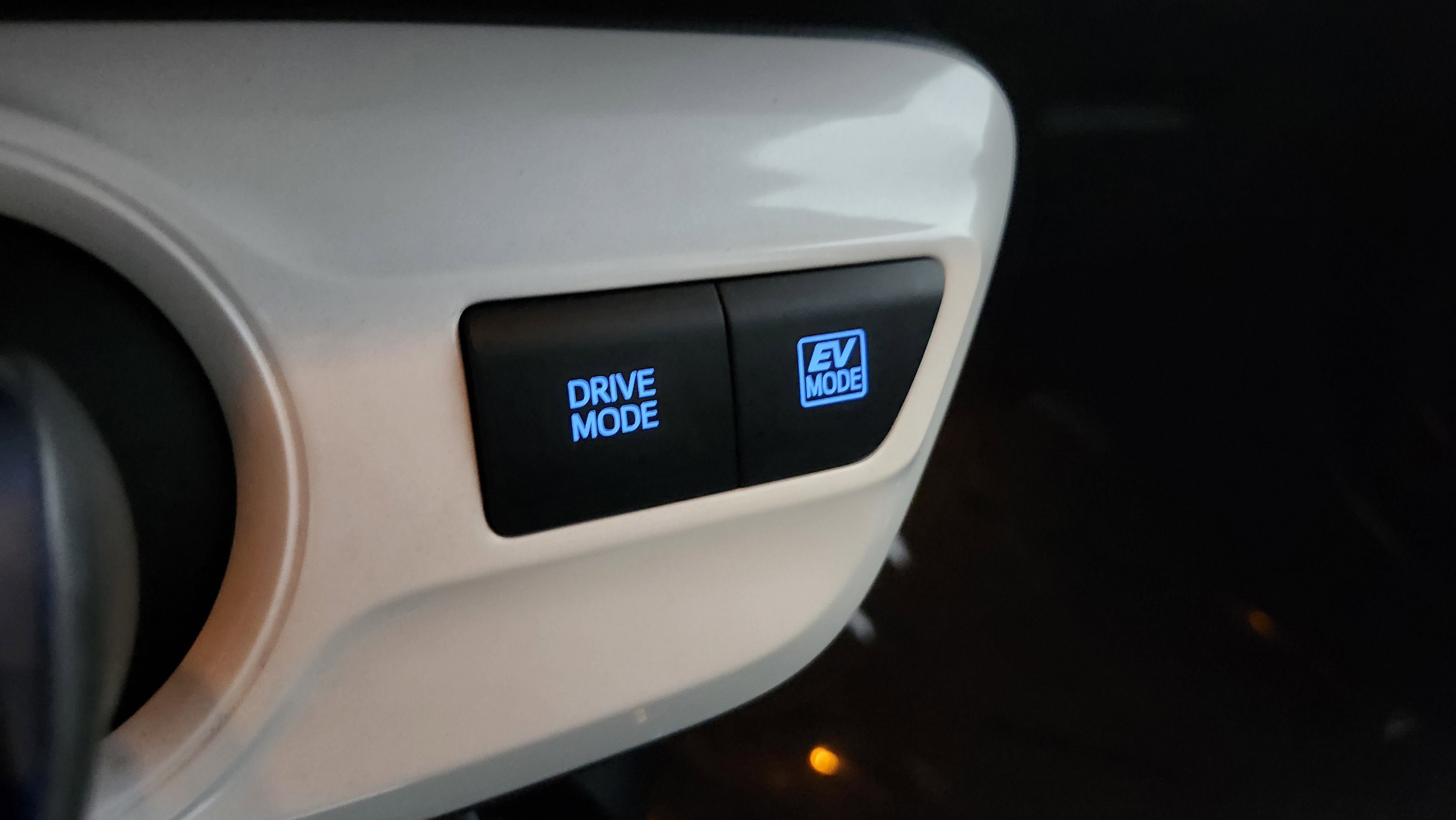 Used 2017 Toyota Prius Four image 10