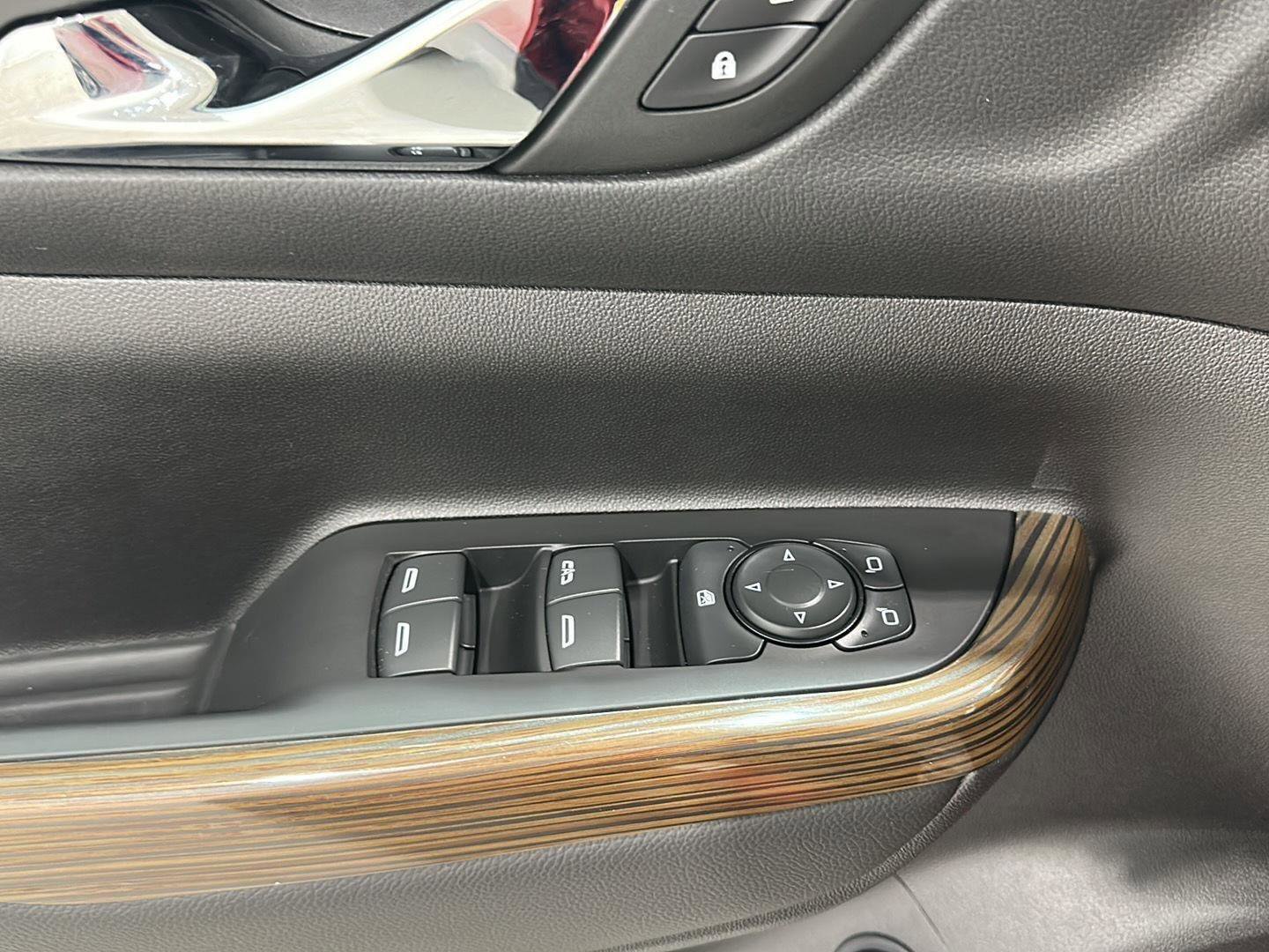 Used 2023 GMC Acadia SLE w/ Driver Convenience Package image 19