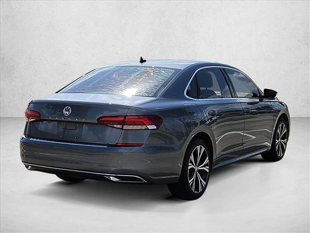 Used 2022 Volkswagen Passat 2.0T SE FWD image 5