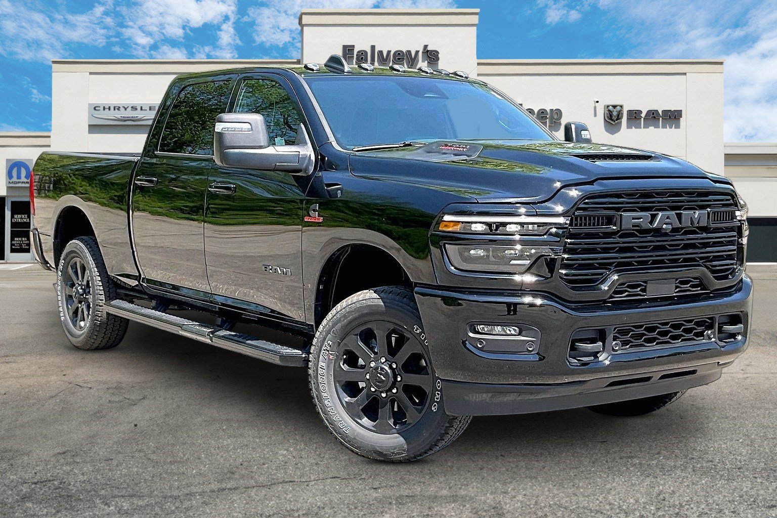 New 2026 RAM 2500 Laramie AWD/4WD image 2