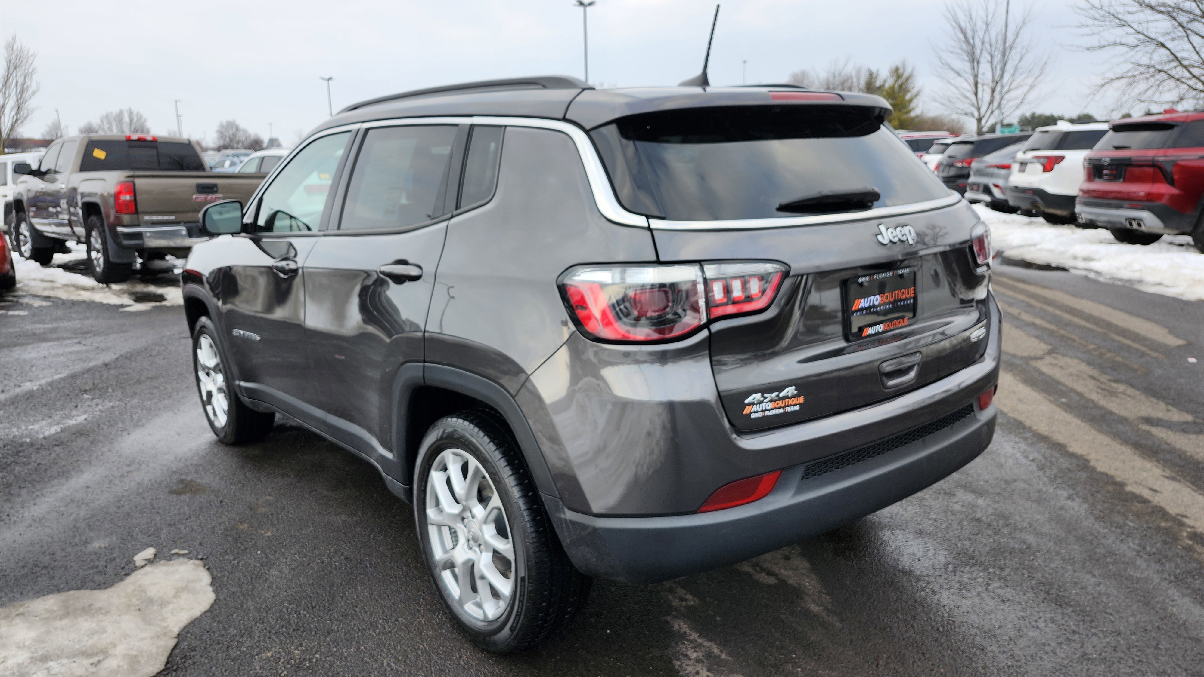 Used 2022 Jeep Compass Latitude image 16