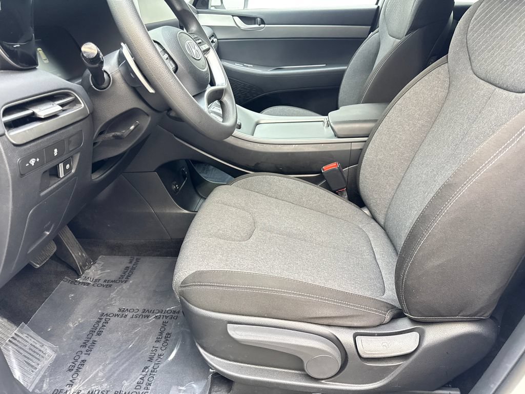 Used 2025 Hyundai Palisade SE FWD image 25