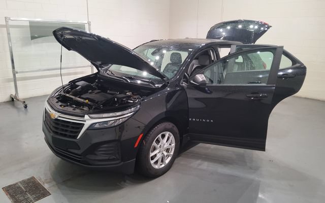 Used 2023 Chevrolet Equinox LS FWD image 11