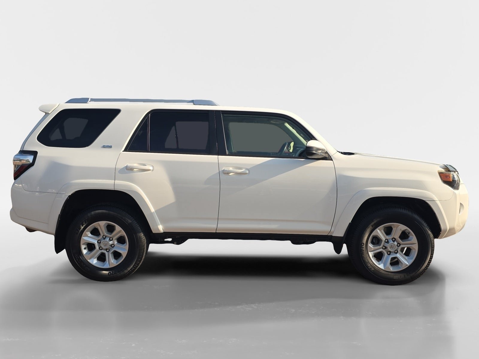 Used 2014 Toyota 4Runner SR5 AWD/4WD image 6