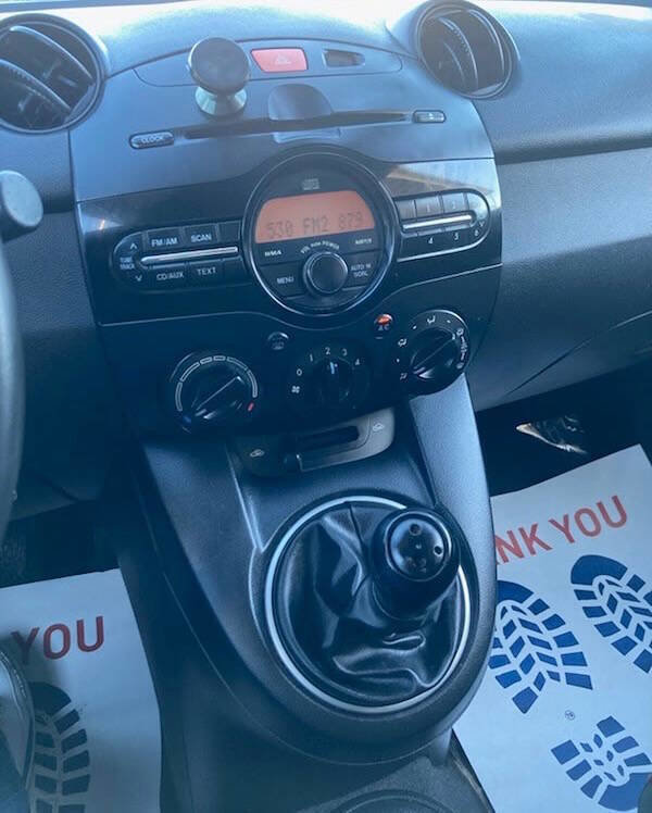 Used 2012 MAZDA MAZDA2 Touring image 9