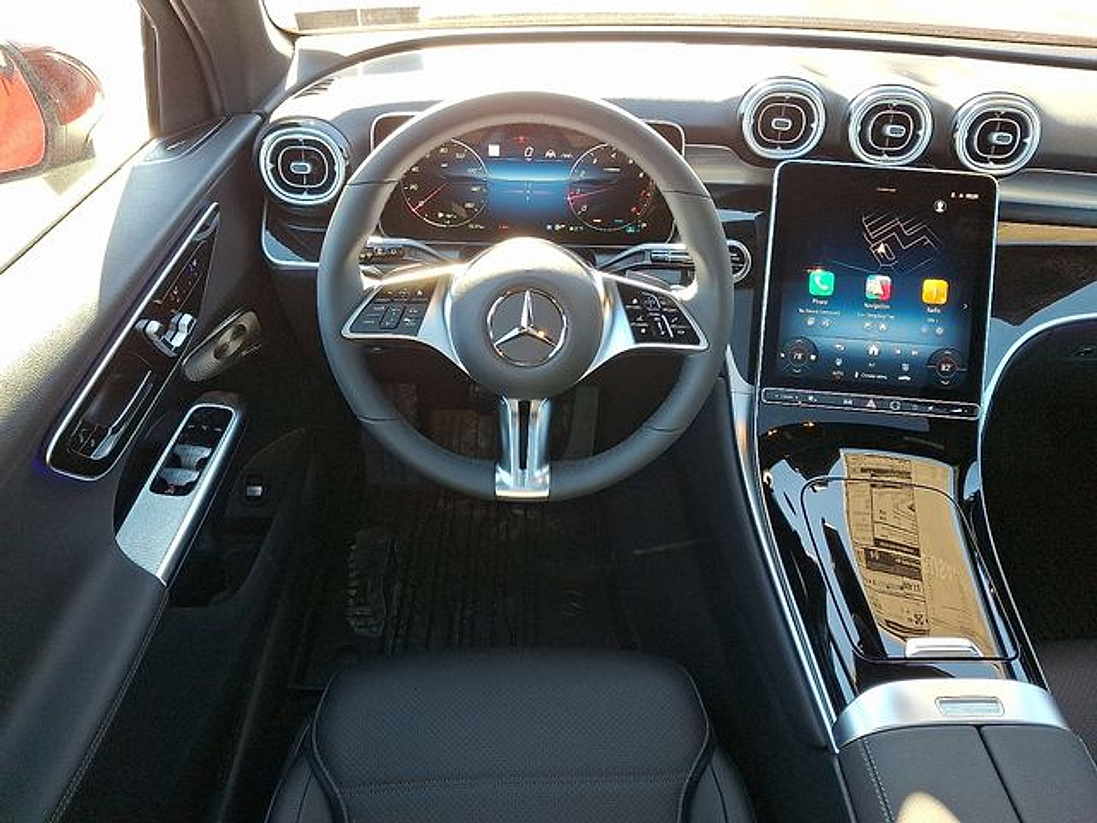 Used 2026 Mercedes-Benz GLC 300 4MATIC image 9