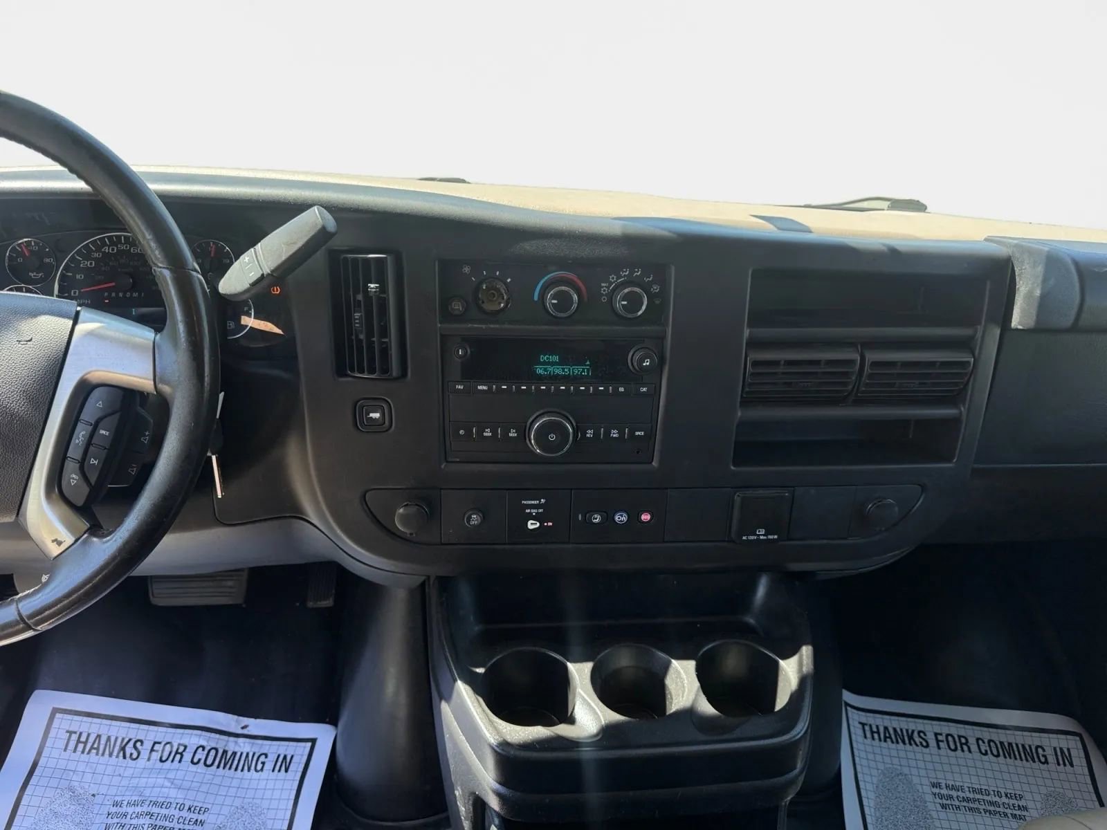 Used 2018 Chevrolet Express 2500 w/ Driver Convenience Package RWD image 12