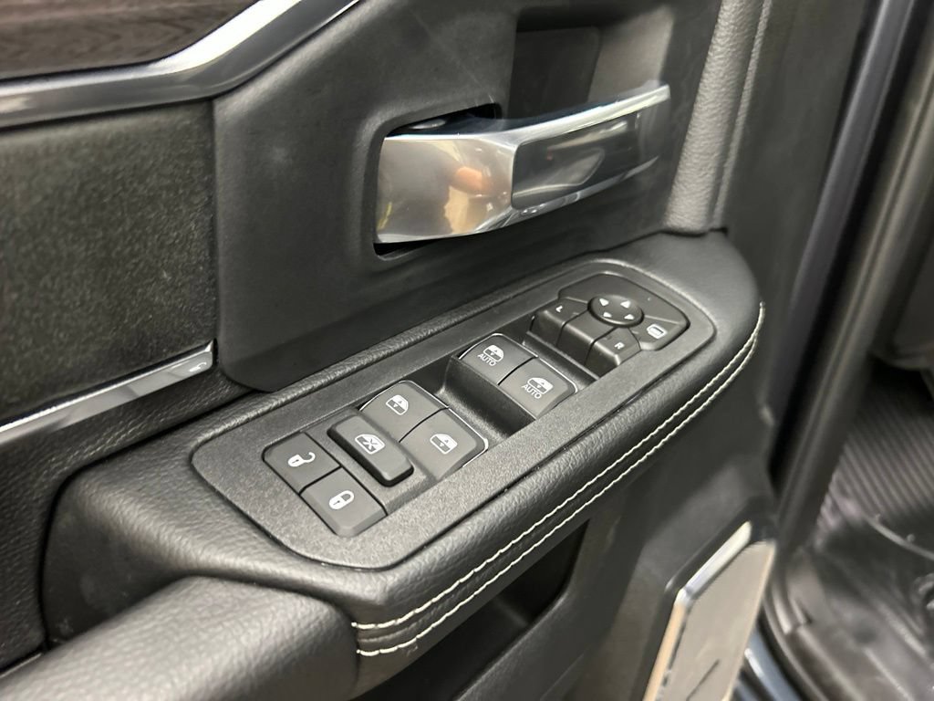 New 2026 RAM 4500 4x4 Crew Cab DRW w/ Laramie Trim Package image 26