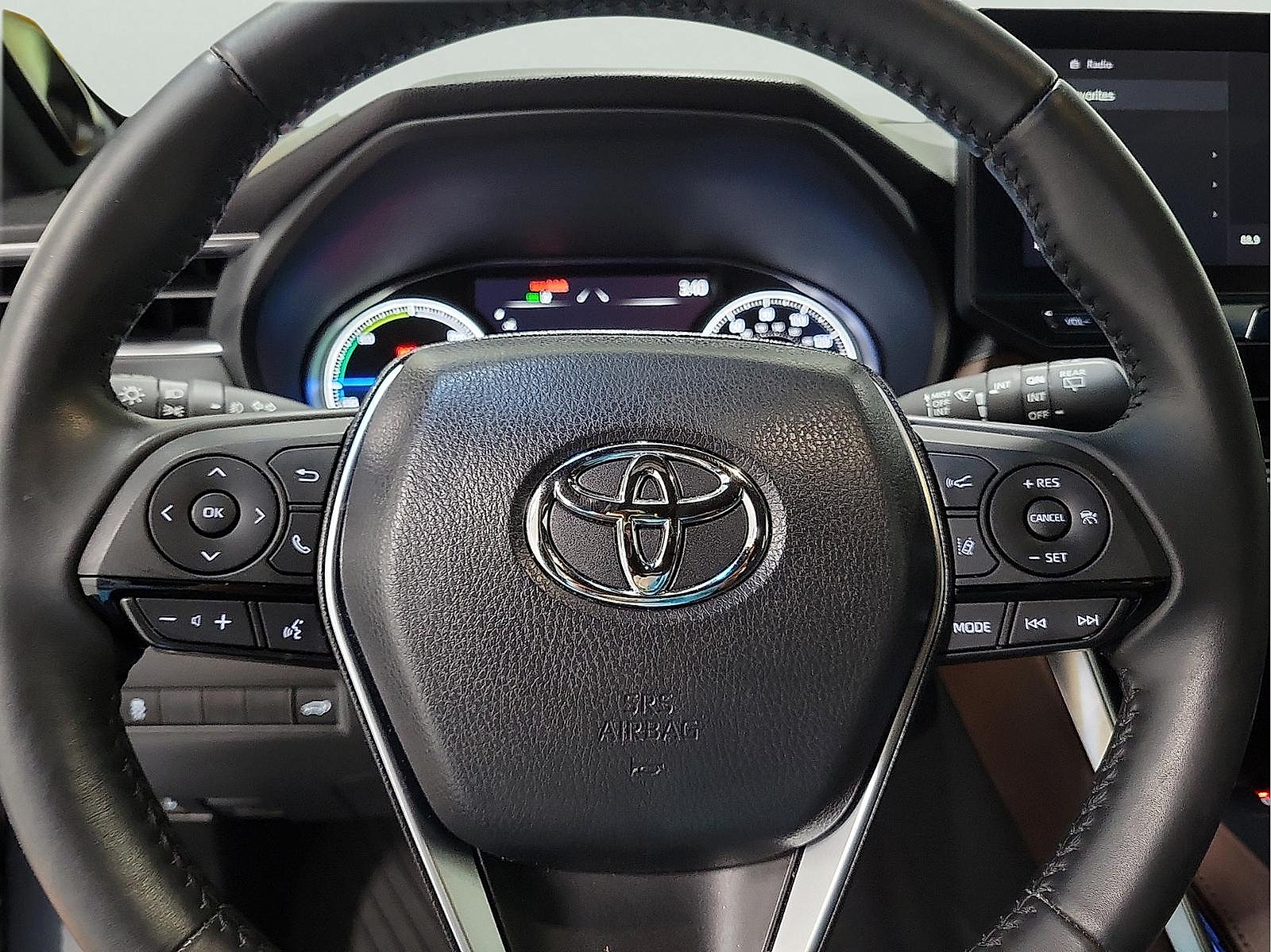 Certified 2024 Toyota Venza XLE AWD/4WD image 17