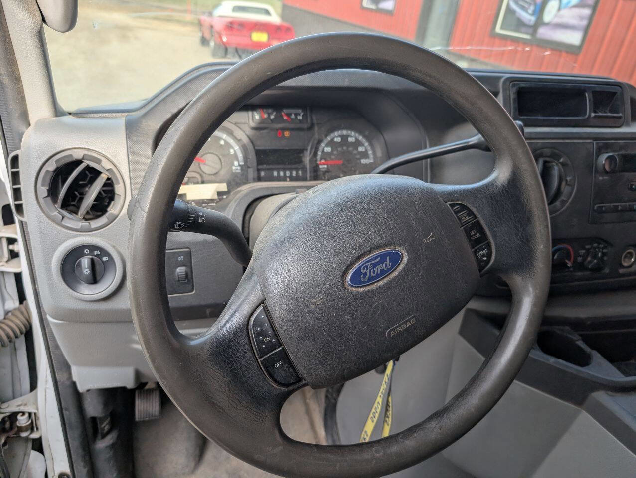 Used 2010 Ford E-250 and Econoline 250 RWD image 15