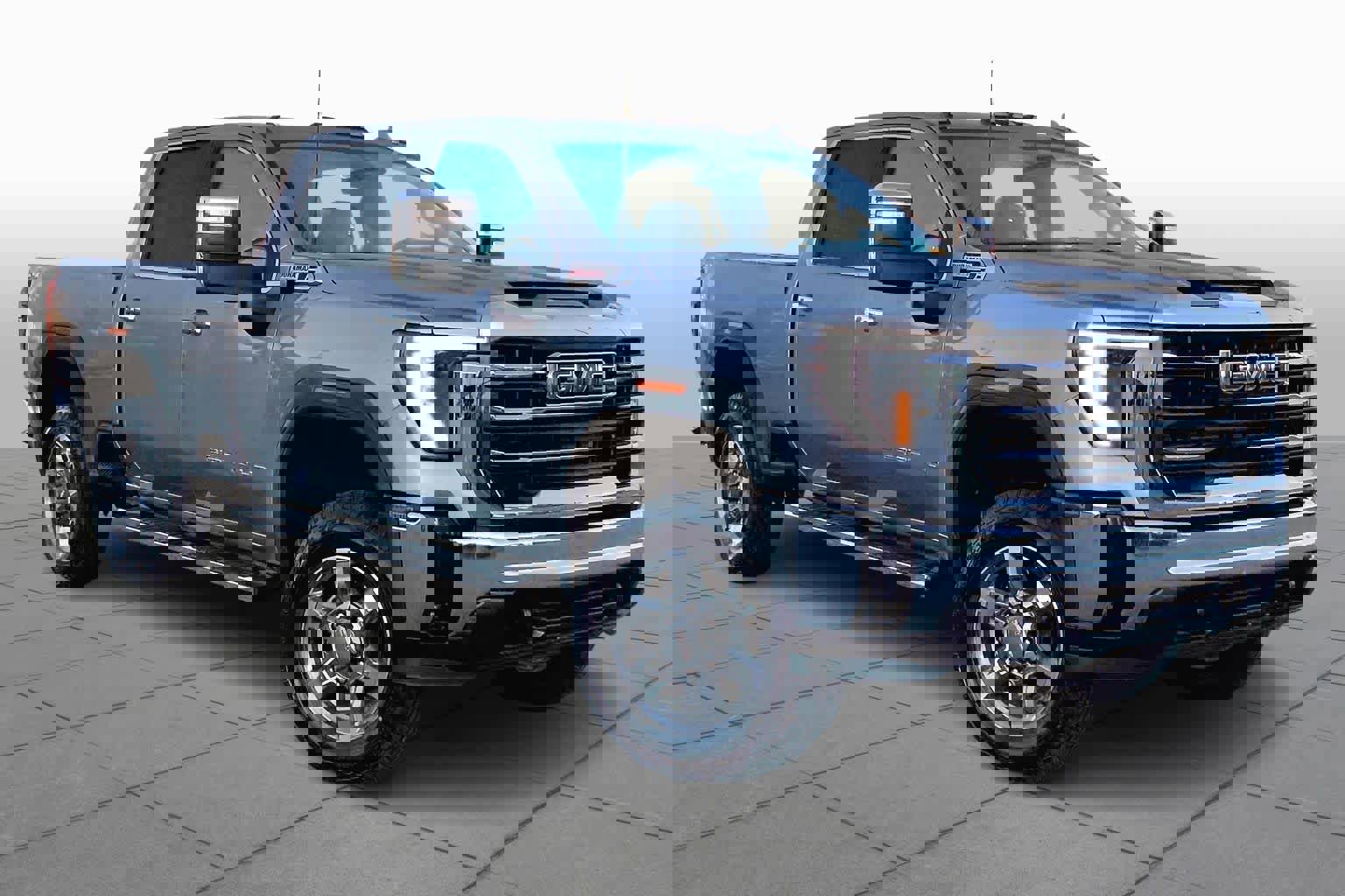 Used 2025 GMC Sierra 2500 SLT w/ SLT Convenience Package image 2