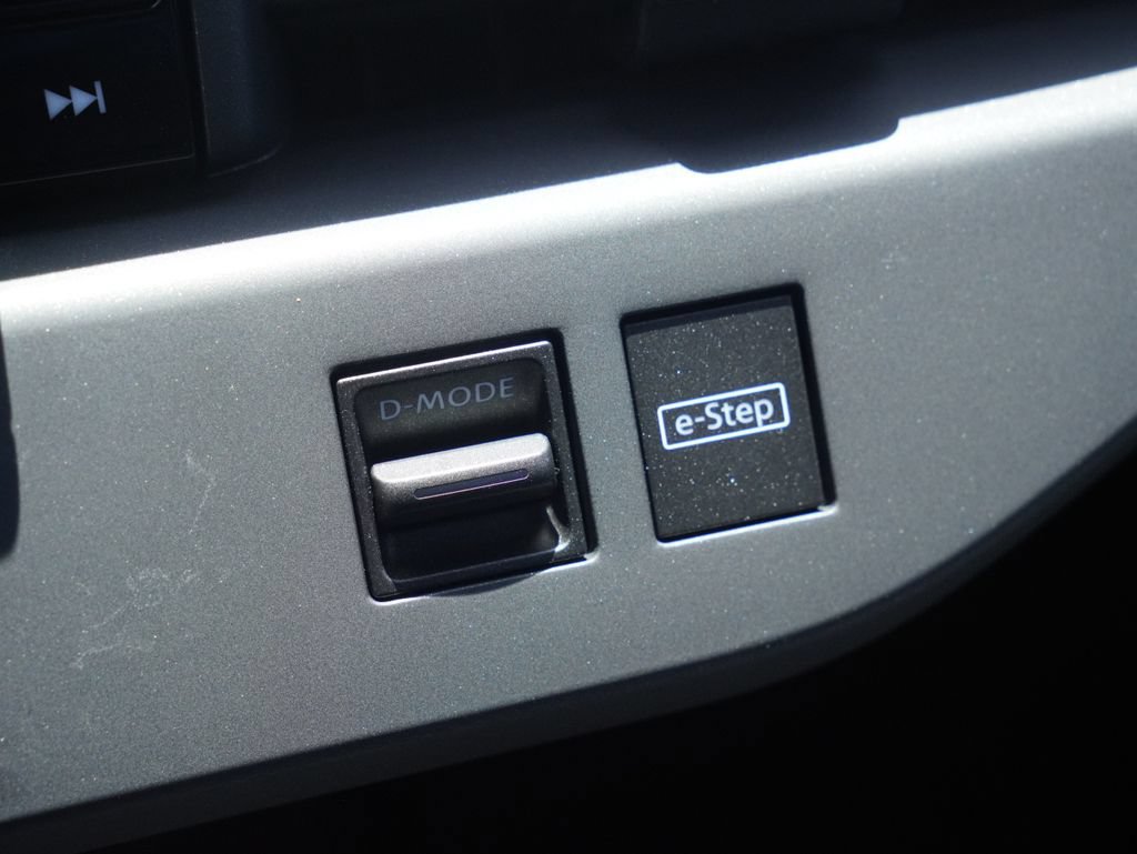 New 2026 Nissan Leaf SV+ w/ Illuminated Package FWD image 19
