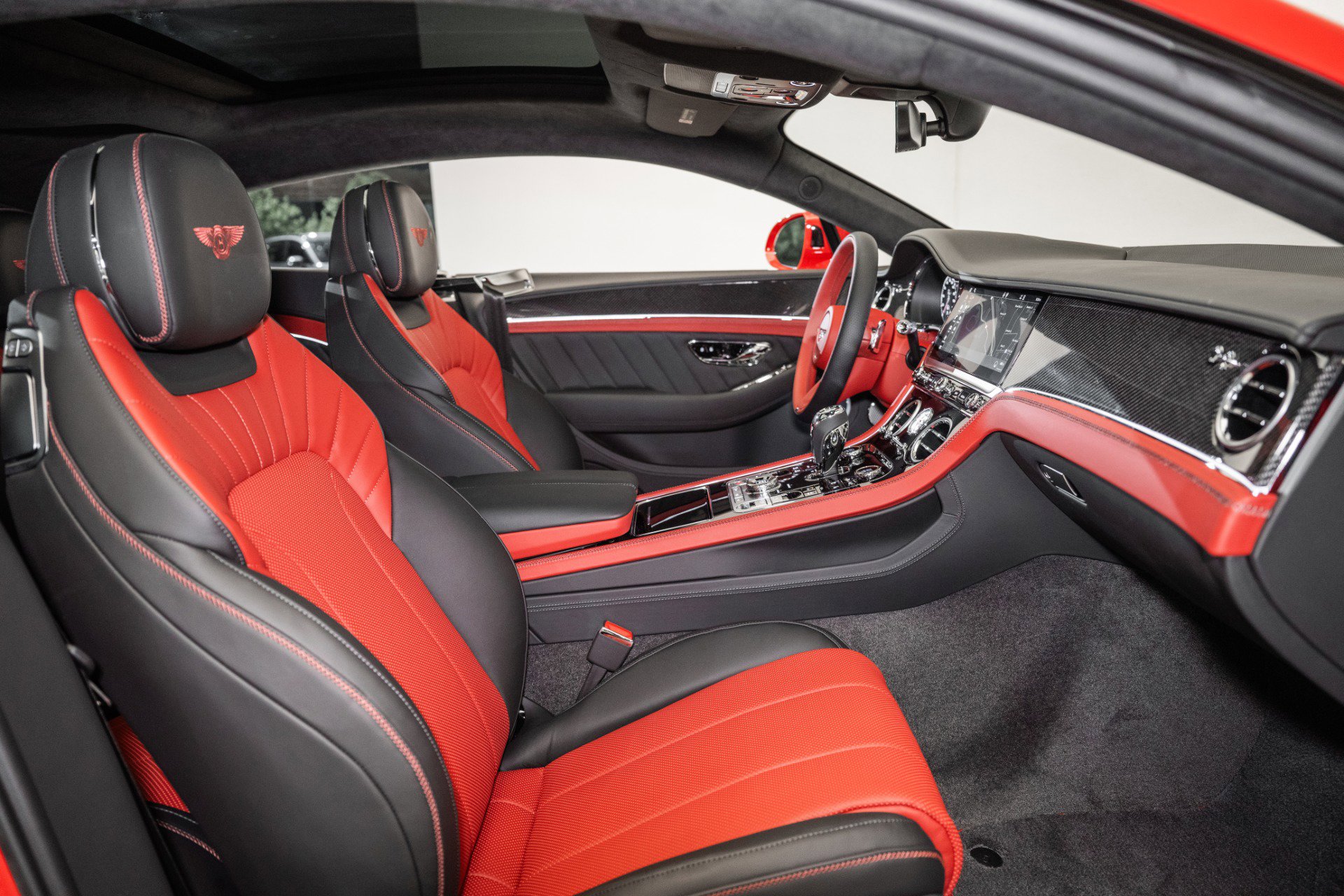 Used 2024 Bentley Continental GT V8 image 2