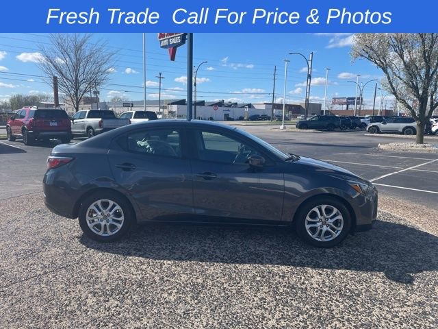 Used 2017 Toyota Yaris iA image 5
