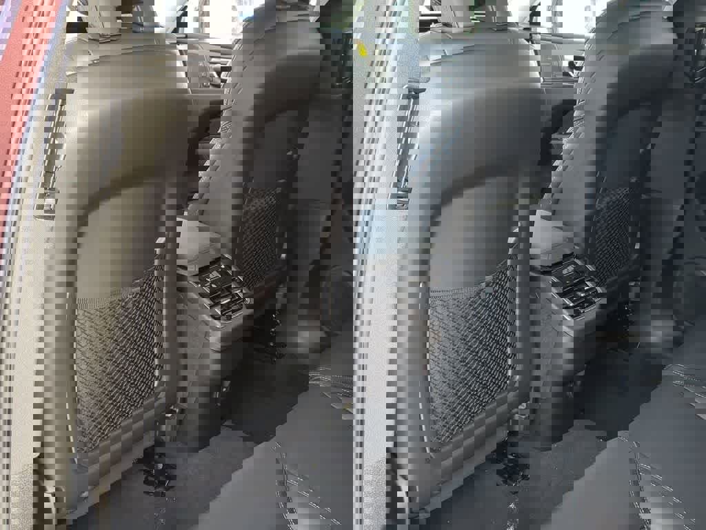 New 2026 Volvo XC60 B5 Ultra w/ Protection Package Premier image 17