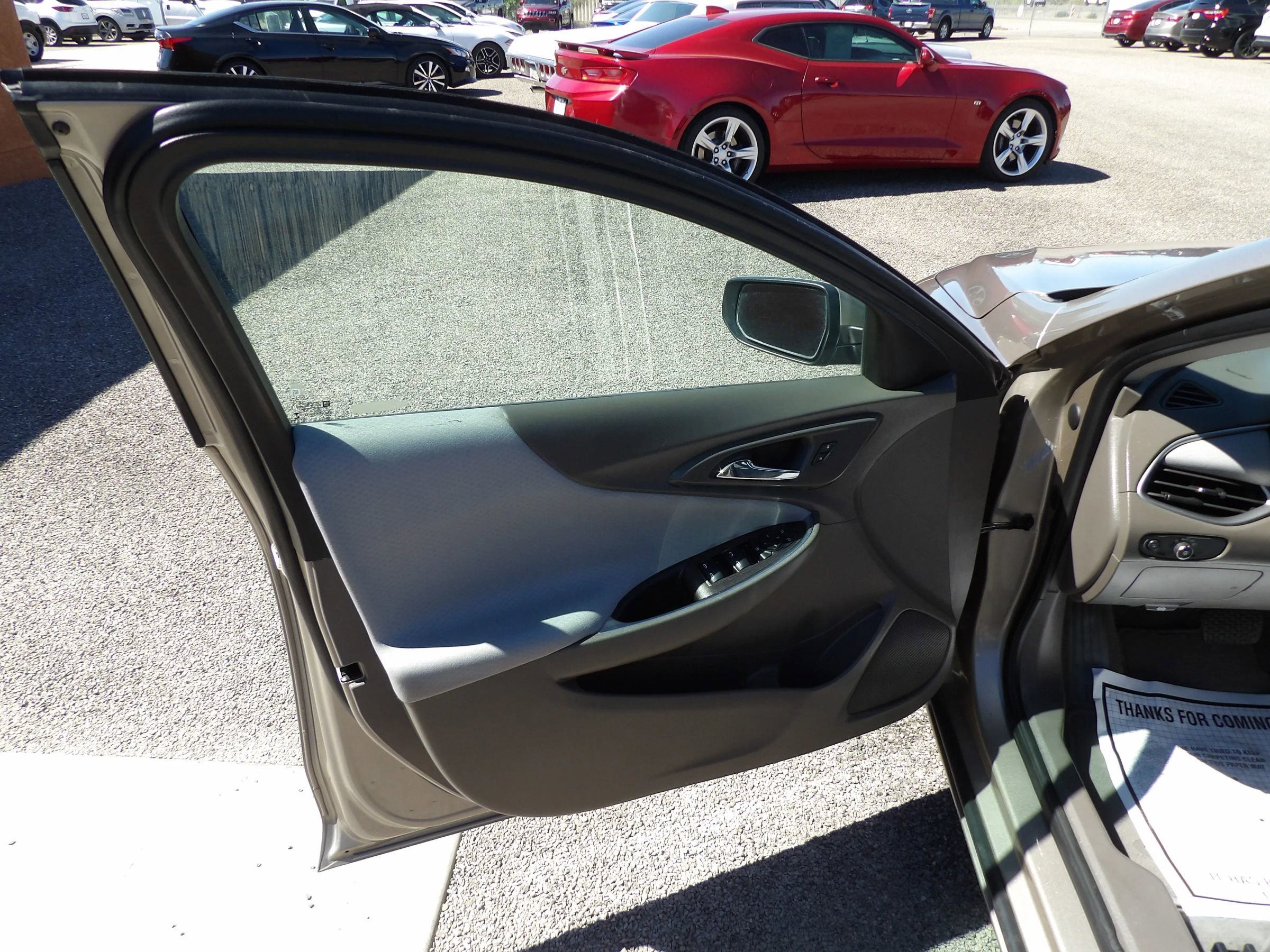 Used 2022 Chevrolet Malibu LT image 9