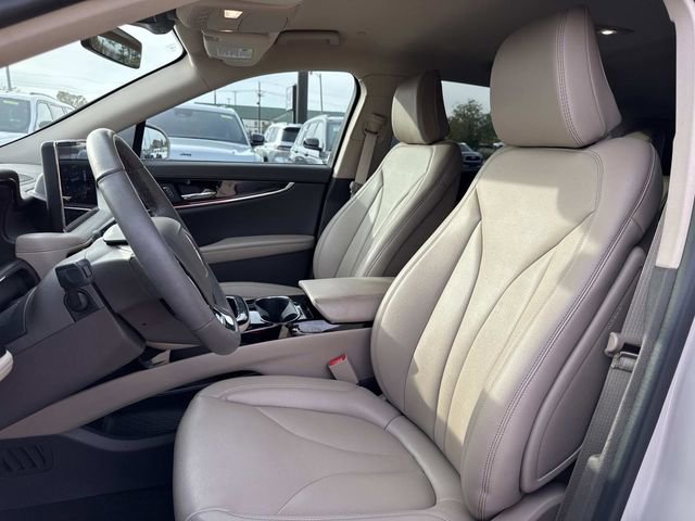 Used 2023 Lincoln Nautilus AWD image 18