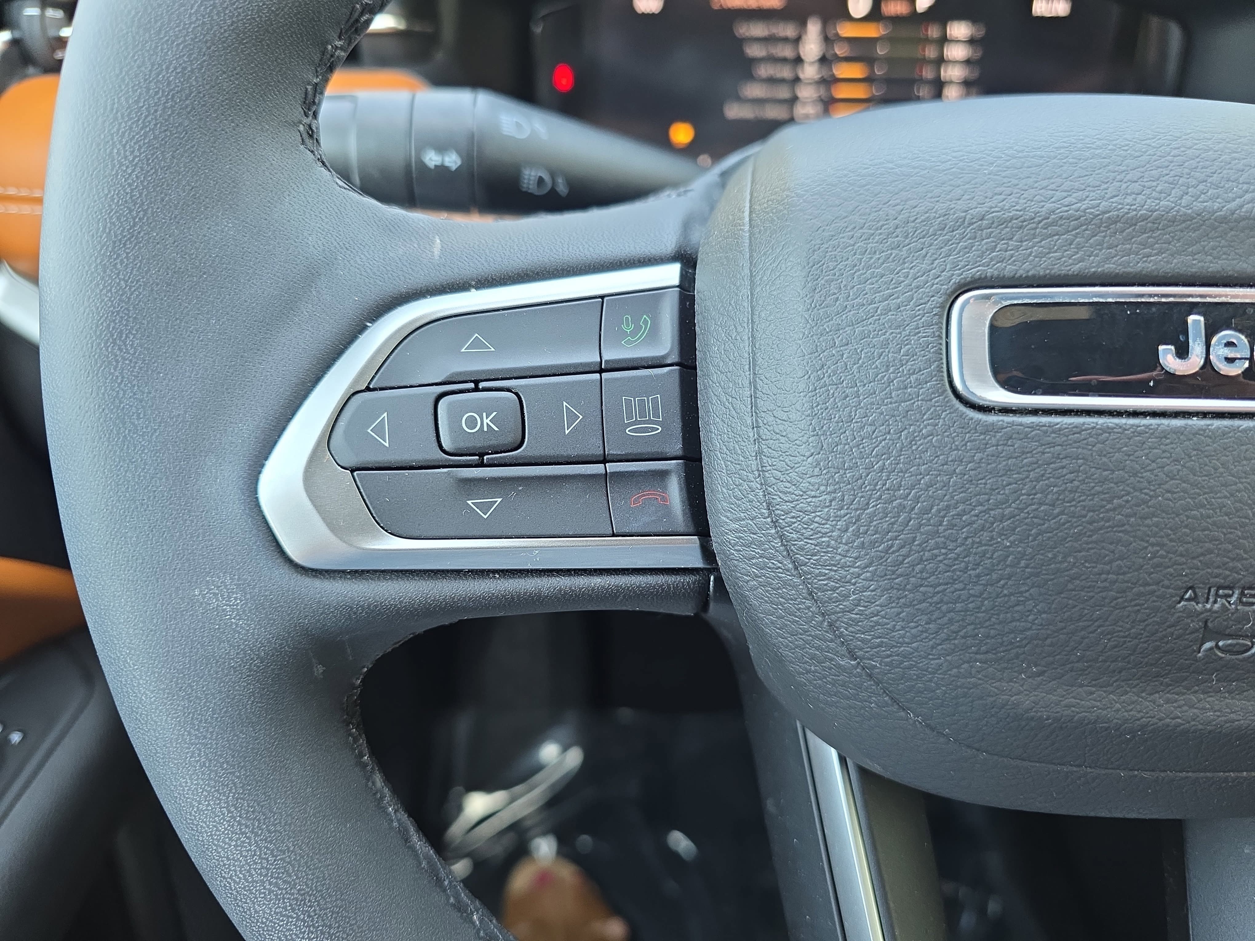 Used 2025 Jeep Compass Limited w/ Elite Group AWD/4WD image 15