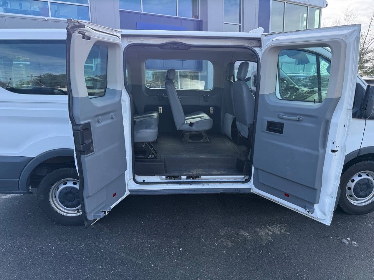 Used 2015 Ford Transit 150 XL RWD image 8