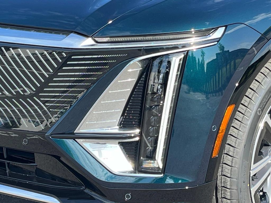 New 2025 Cadillac Lyriq Luxury image 9