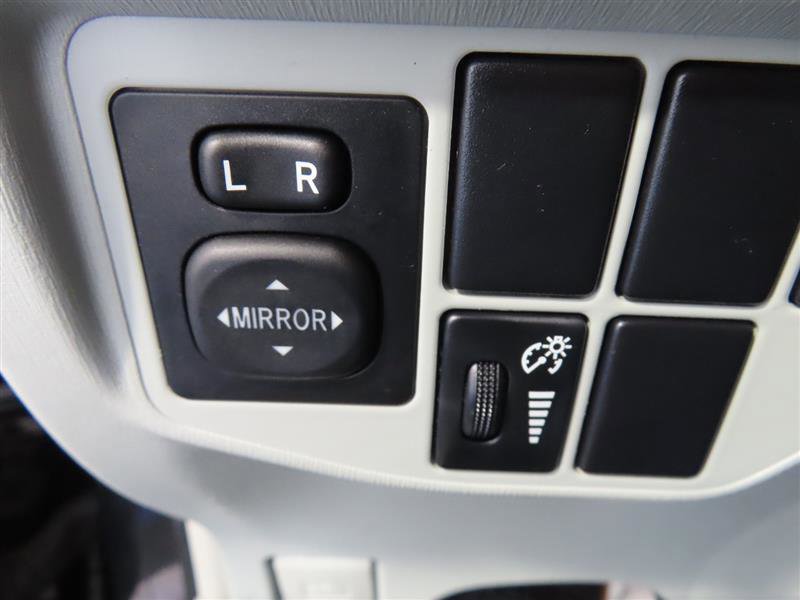 Used 2013 Toyota Prius Three image 11