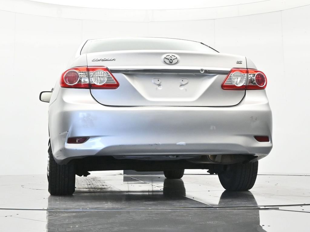 Used 2013 Toyota Corolla LE FWD image 39
