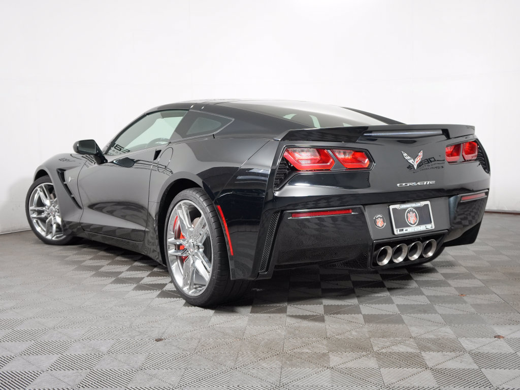 Used 2017 Chevrolet Corvette Stingray Coupe w/ 2LT Preferred Equipment Group RWD image 3