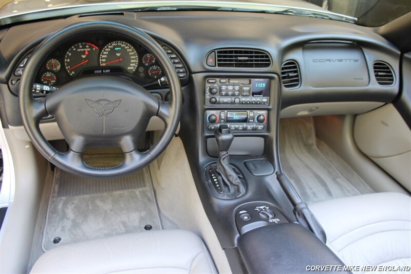 Used 2002 Chevrolet Corvette Coupe w/ Preferred Equipment Group2 RWD image 30