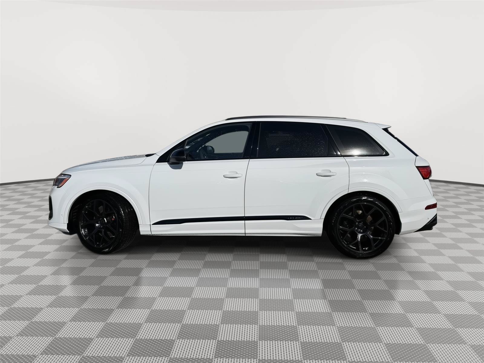 New 2026 Audi SQ7 Premium Plus AWD/4WD image 2