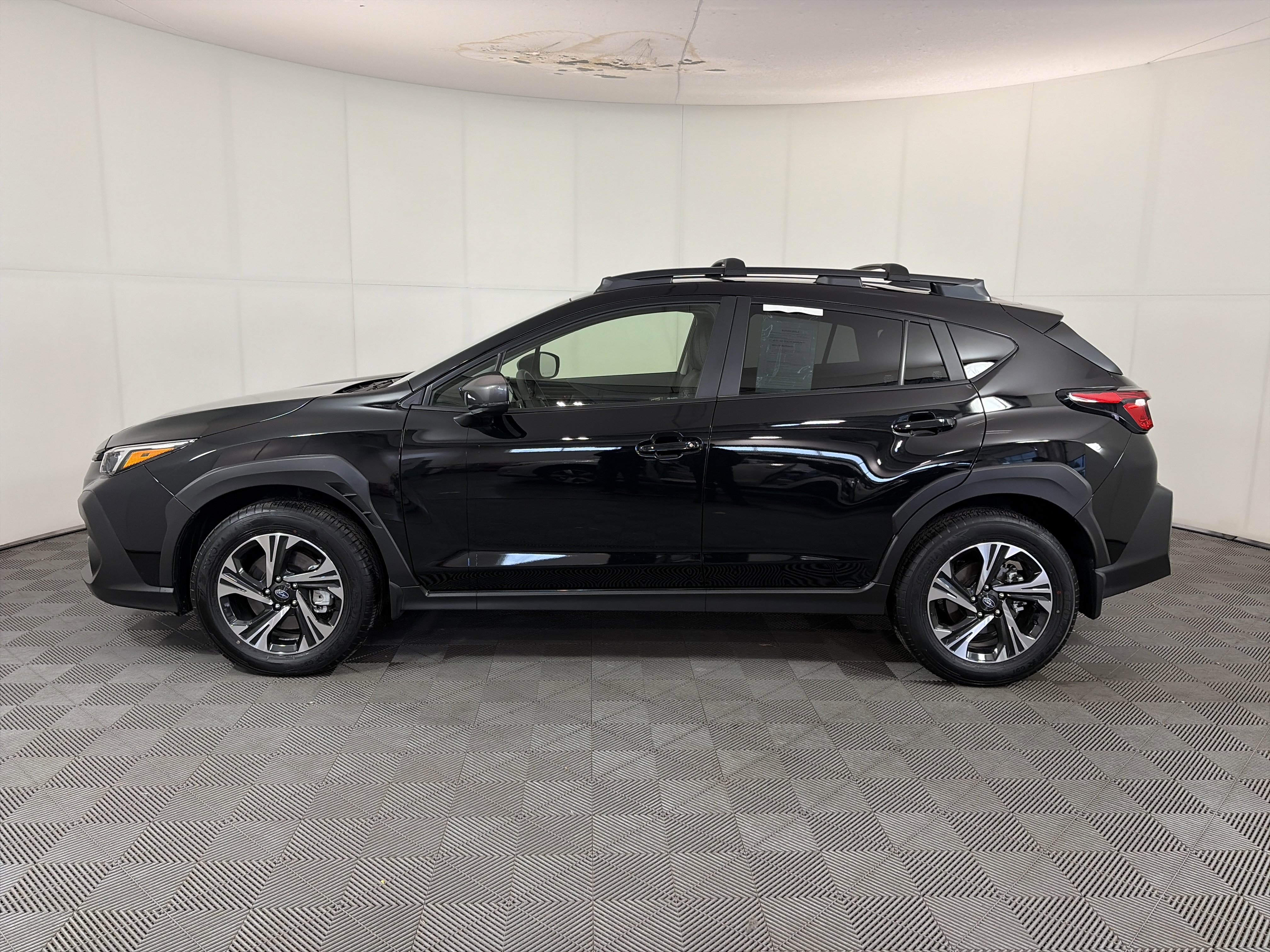 Used 2024 Subaru Crosstrek 2.0i Premium image 8