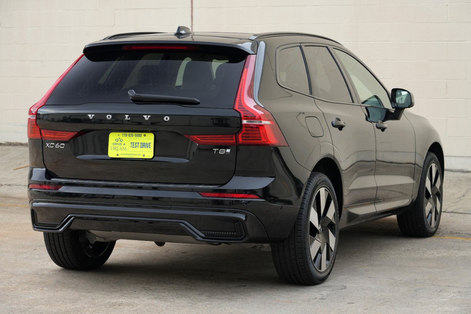 Used 2025 Volvo XC60 T8 Plus w/ Protection Package Premier AWD/4WD image 54